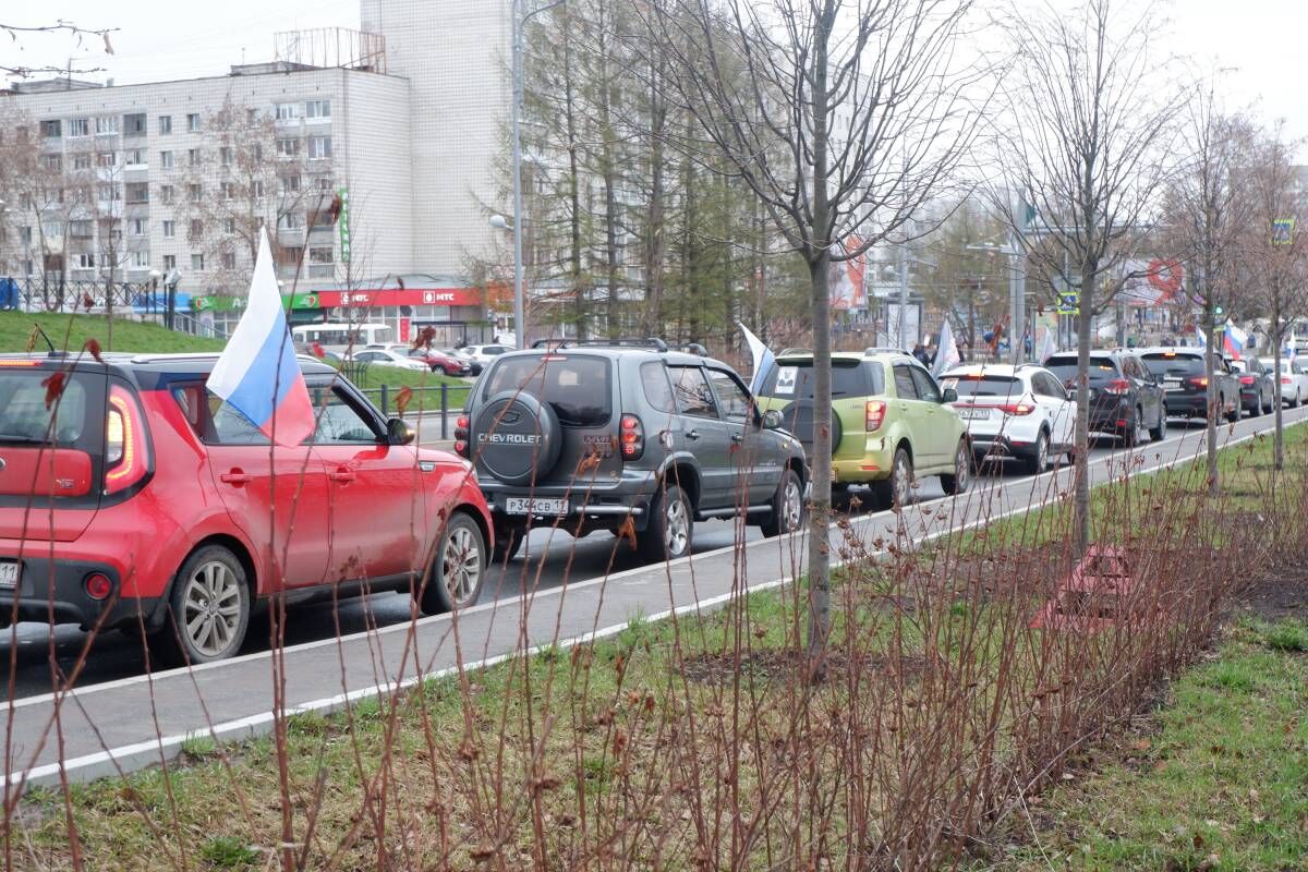 В Сыктывкаре прошел автопробег «Бессмертный полк»