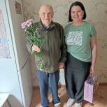 Ольга Чистякова навестила ветерана накануне праздника