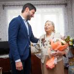 Алексей Синицын поздравил с Днем Победы фронтовую медсестру