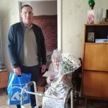 101-летней ветерану оказана помощь в ремонте квартиры