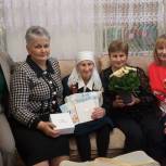 Поздравления, подарки и помощь в быту: активисты «Единой России» в преддверие Дня Победы навещают ветеранов