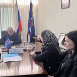 Депутат ГД Мурад Гаджиев провёл прием граждан в Региональной общественной приёмной «Единой России»