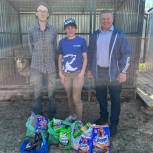 Единороссы и волонтеры Оршанского района оказали помощь подопечным приюта «Динка»