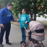 Молодогвардейцы Октябрьского района раздали Георгиевские ленты на улицах города