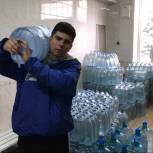 «Молодая Гвардия Единой России» передала гуманитарную помощь временным переселенцам в Запорожской области