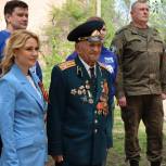 «Единая Россия» поздравила ветерана Великой Отечественной войны в Луганске