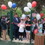 В Симферополе открыли две новые детские площадки