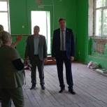 Сенатор РФ проконтролировал ход работ по капремонту школы в Барятинском районе
