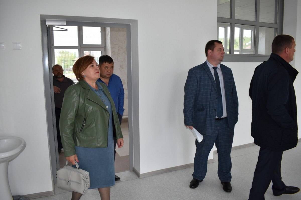 В Кызыл-Озёке готовятся к открытию отремонтированная школа и новый детский сад