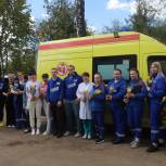 Активисты «Единой России» поздравили с праздником медработников в регионах