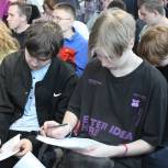 Более 100 человек посетило ярмарку вакансий в Штабе общественной поддержки «Единой России»