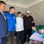 Зулта Цекиров поздравил с наступающим Днем Победы Есинову Ирину Савельевну