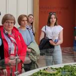 В Международный день медсестры единороссы северо-востока Москвы организовали экскурсию по экоцентру «Яуза» для сотрудников военного госпиталя