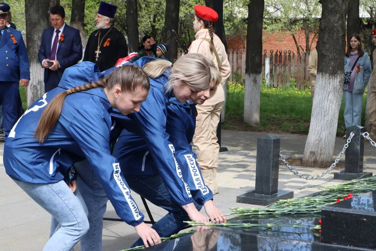 В Серебряных Прудах стартовала акция «Цветы Победы»