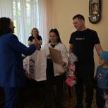 В Катав-Ивановском районе поздравили семью, в которой родились тройняшки
