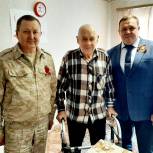 Альберт Абзалов поздравил ветерана с Днем Победы