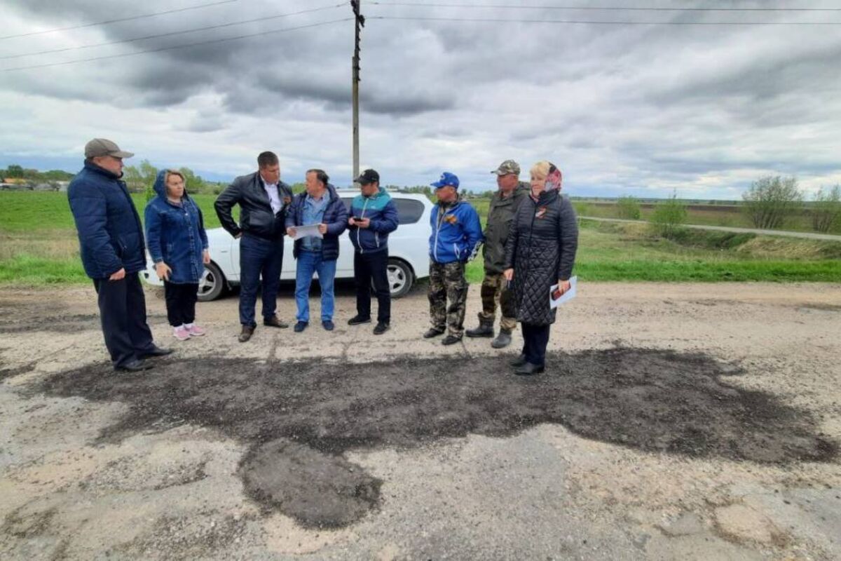 «Безопасные дороги»: Партийный десант проверил дороги Ядринского и Красночетайского округов