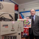 Виктор Селиверстов передал подарки детям из многодетной семьи участника СВО