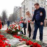 Кузбасские единороссы почтили память героев Великой Отечественной войны