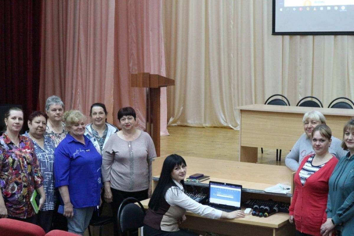 Для пожилых людей проводят курсы компьютерной грамотности