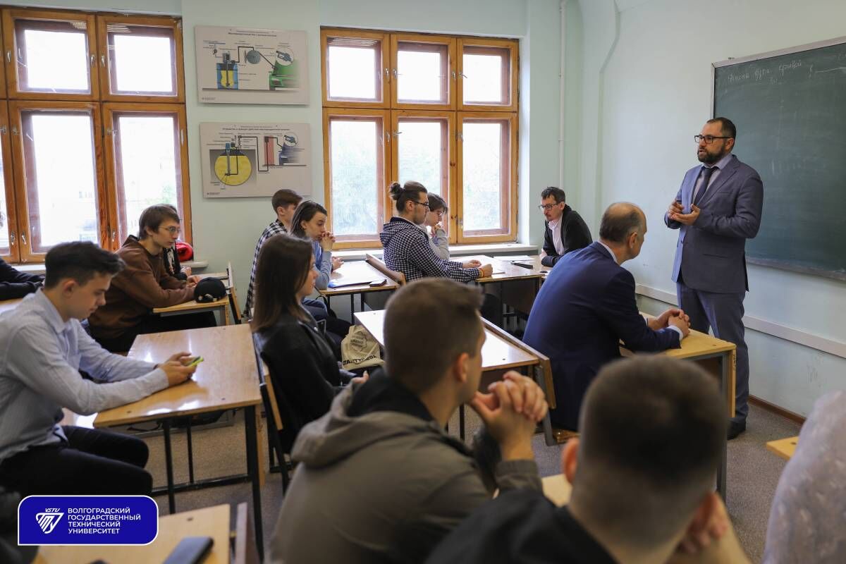 В рамках партпроекта «Зеленая экономика» в Волгоградских вузах проходят открытые лекции по теме «Человек и государство: приоритеты устойчивого развития»