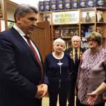 Депутат «Единой России» поздравил жителей своего округа с Днем соседей