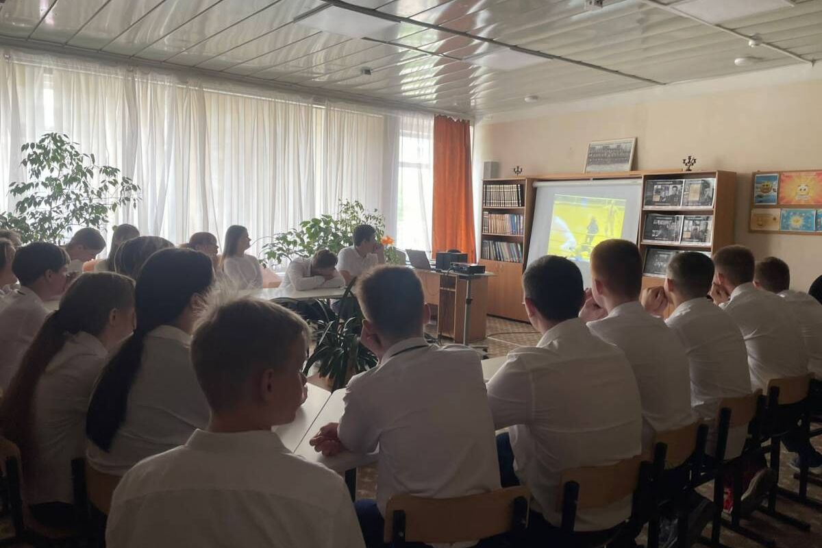 «Единая Россия» организовала для воронежских школьников акцию «Герои войны – герои спорта»