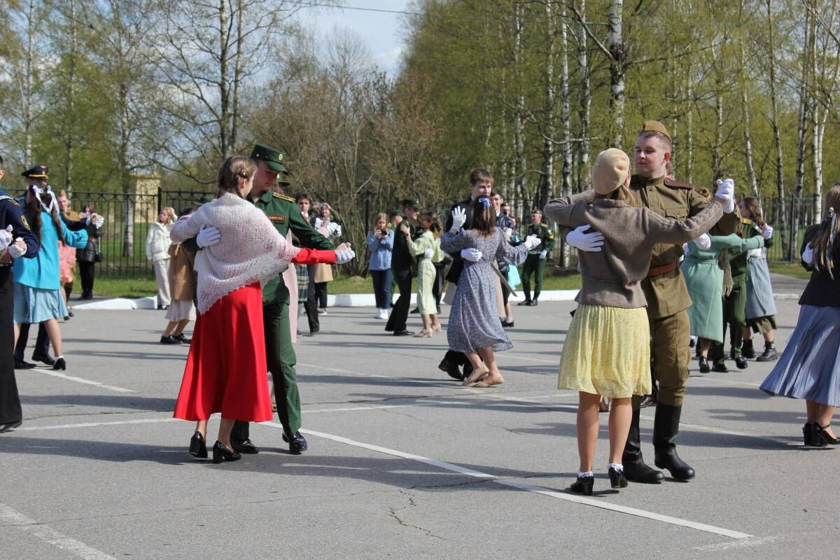 10 мая в петербурге. Бал. Питерский бал. Бал Победы в Санкт-Петербурге. Боевой танец.