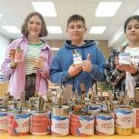 Школьники Лабытнанги изготовили более сотни блиндажных свечей для участников СВО
