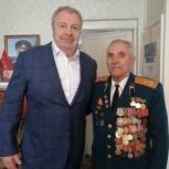Виталий Бахметьев поздравил ветеранов в Кизиле и Магнитогорске
