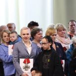 При поддержке «Единой России» в Магадане представили книгу «Колымчане – кавалеры ордена Мужества»
