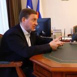 Андрей Турчак и Дмитрий Артюхов обсудили ход восстановления Волновахи под шефством Ямала