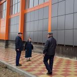 В Сергокалинском районе единороссы проверили ход строительства спортзала