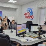 В Сургуте активисты «Единой России» познакомили школьников с работой журналистов