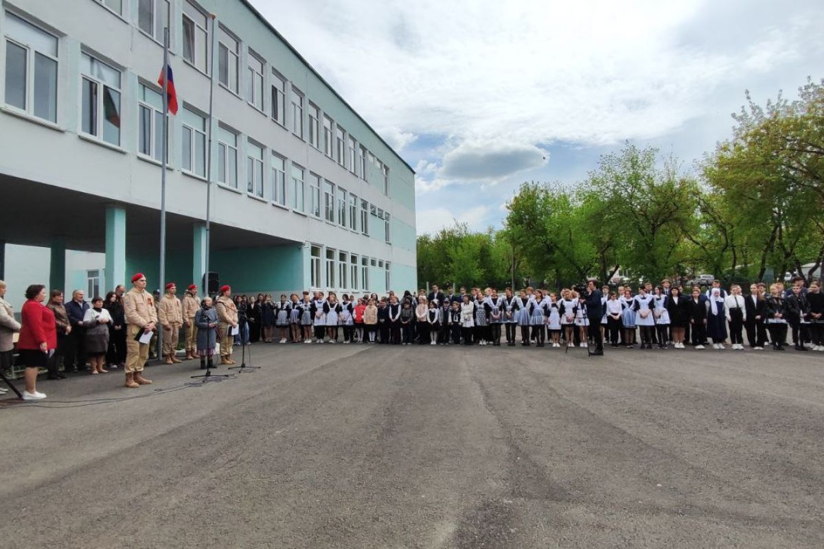 В Пролетарском районе городского округа Саранск в средней школе №37 состоялся митинг, посвященный открытию мемориальной доски