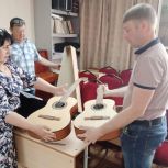 При поддержке «Единой России» в сельскую музыкальную школу в Ставропольском крае передали новые инструменты