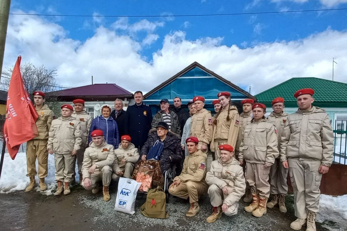 Александр Серебренников поздравил с наступающим Днем Победы ветеранов ВОВ |  08.05.2024 | Екатеринбург - БезФормата