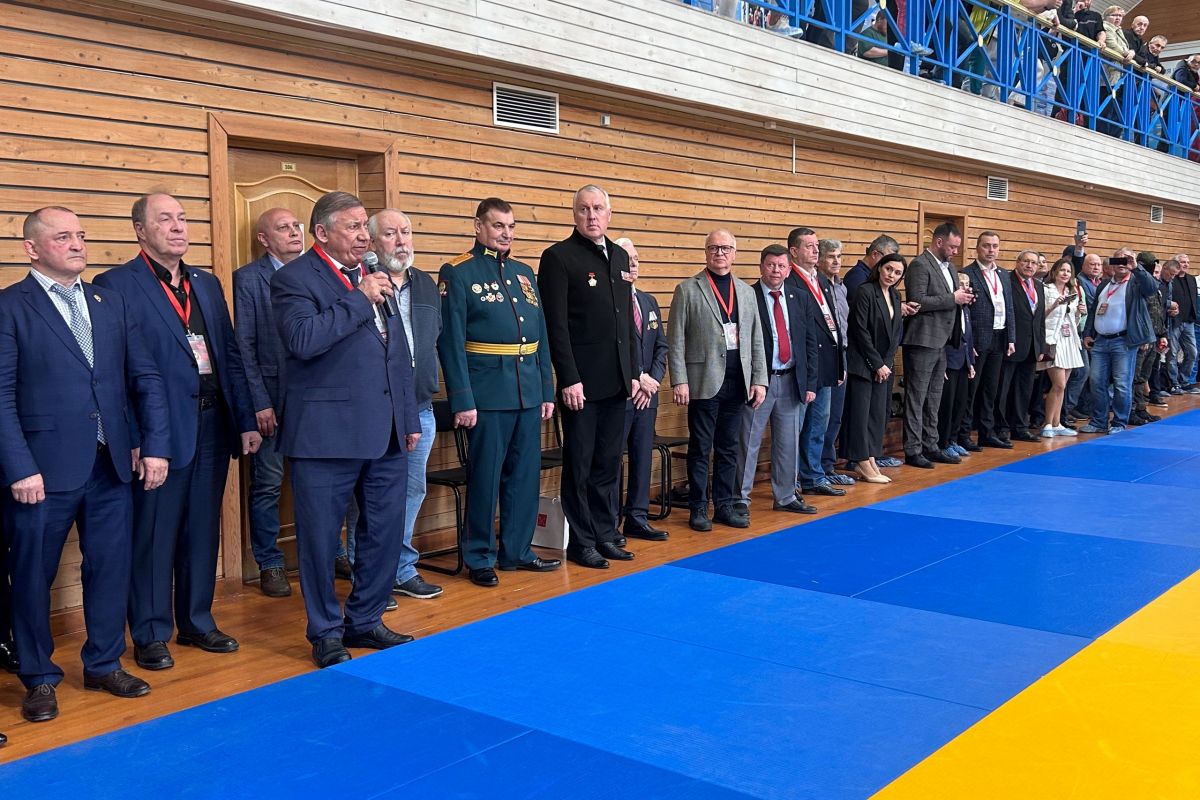 В Петербурге прошел традиционный турнир по дзюдо среди ветеранов и юношеских команд, посвящённый Дню Победы