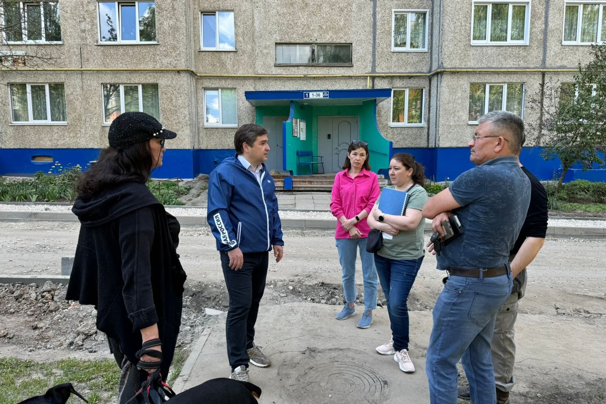 С жителями дома по Университетской в Чебоксарах обсудили проект благоустройства двора