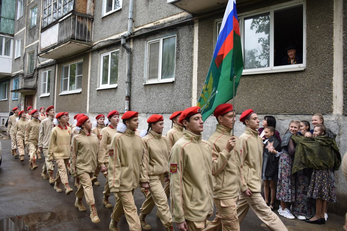 В Орле прошел парад у дома участника Великой Отечественной войны Александра  Михайловича Алешкина | 08.05.2024 | Орел - БезФормата