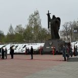 Торжественный митинг в честь 79-й годовщины Победы в Великой Отечественной войне прошёл на площади Обороны у монумента «Седой Урал» в Екатеринбурге