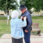 Представители МО партии «Единая Россия» в Сунженском районе приняли участие в акции «Георгиевская лента» преддверии Дня Победы