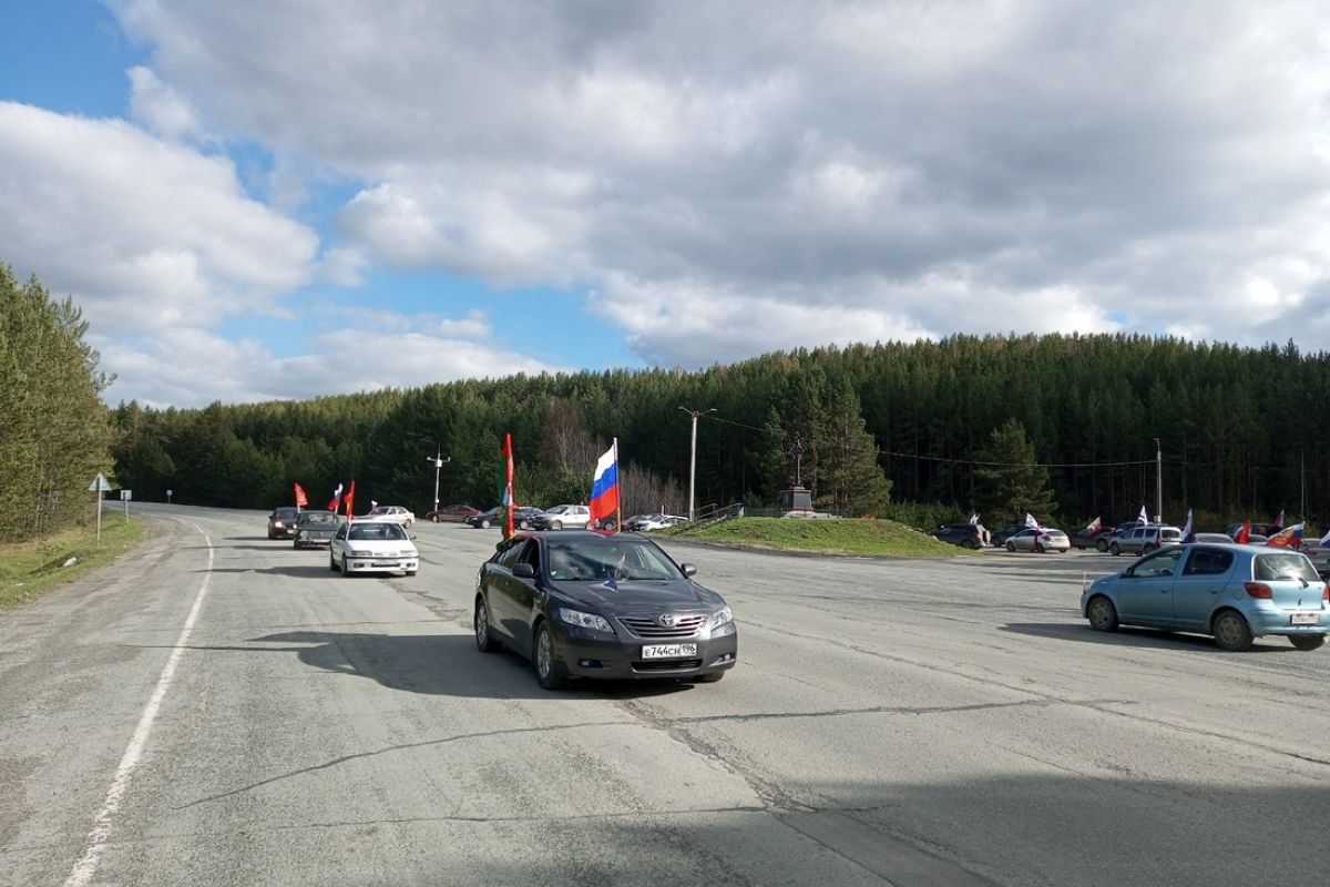 В Верхнем Уфалее прошёл автопробег «Навечно в строю!», посвящённый Дню  Победы