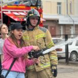 «Единая Россия» организовала в Благовещенске экскурсию в пожарную часть для школьников