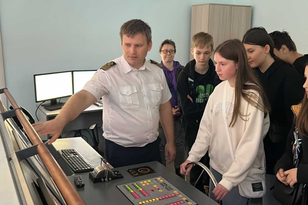 Депутат Игорь Петровский организовал профориентационные экскурсии для ростовских школьников