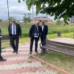 Партдесант "Единой России" в городе Назрань провел проверку состояния общественных территорий, благоустроенных в рамках партпроекта "Городская среда"