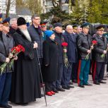 Александр Авдеев принял участие в торжественном митинге на площади Победы