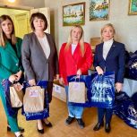 В Пскове «Женское движение Единой России» поздравило проходящих реабилитацию бойцов с Днём Победы