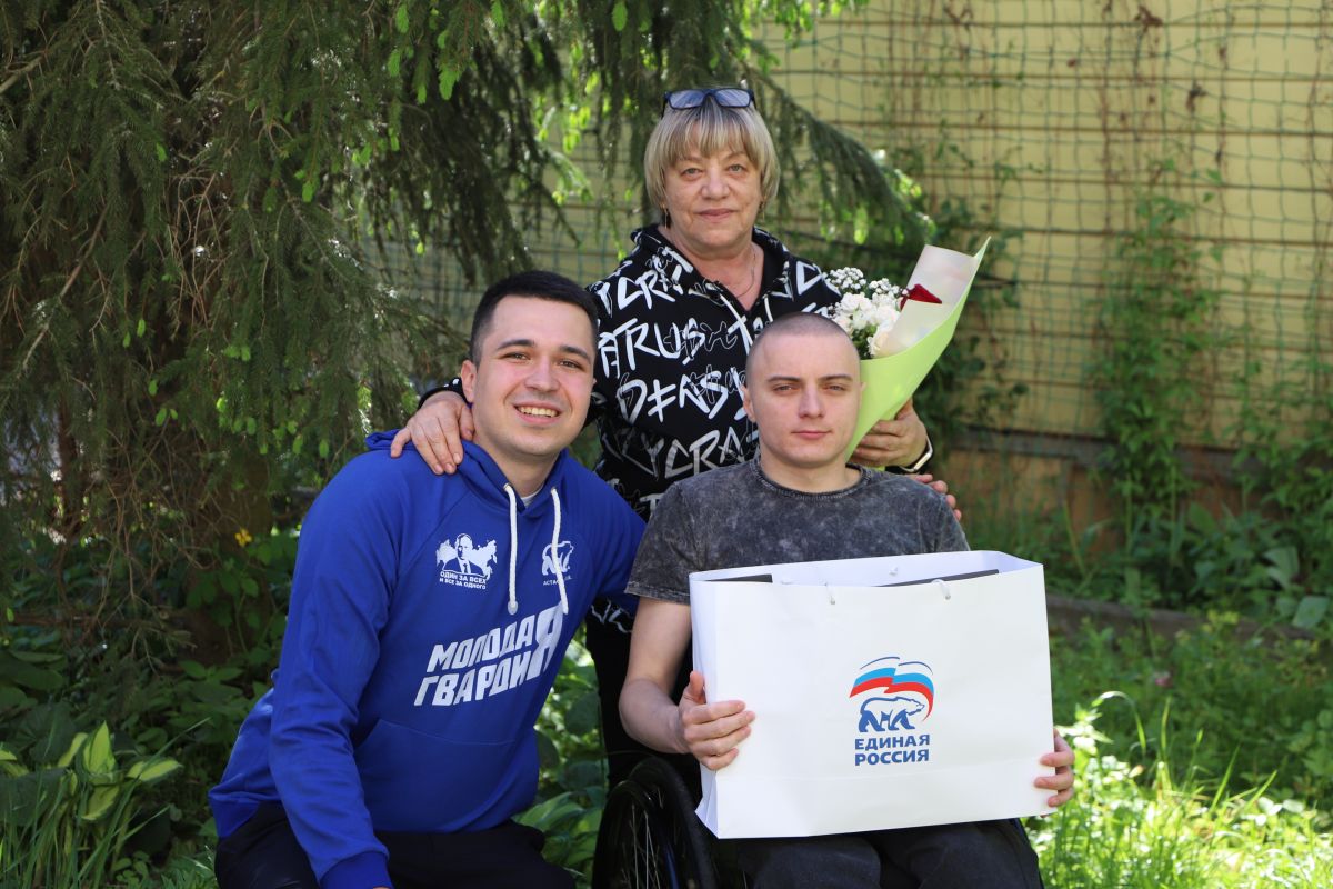 «Единая Россия» помогла паралимпийцу из Алексина в приобретении принтера