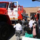 «Единая Россия» организовала для детей экскурсию в пожарную часть Грозного
